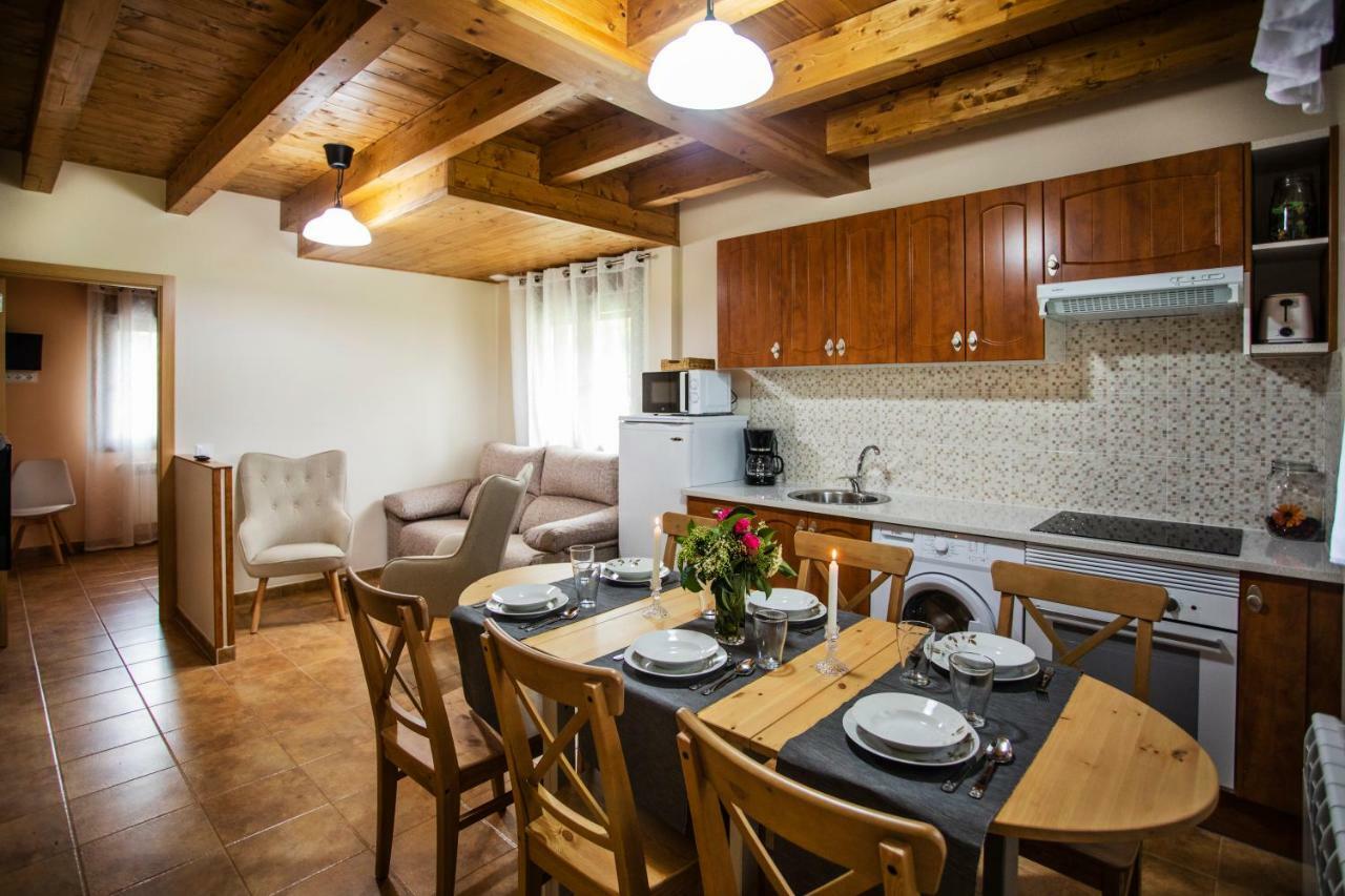 Onís El Campo Mateo Apartamentos מראה חיצוני תמונה