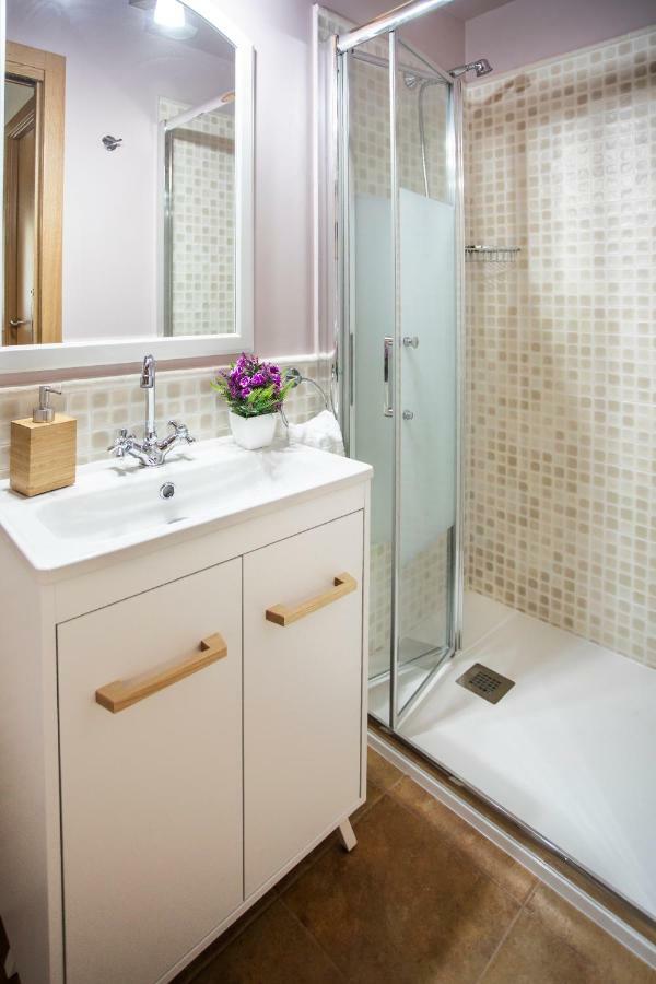 Onís El Campo Mateo Apartamentos מראה חיצוני תמונה