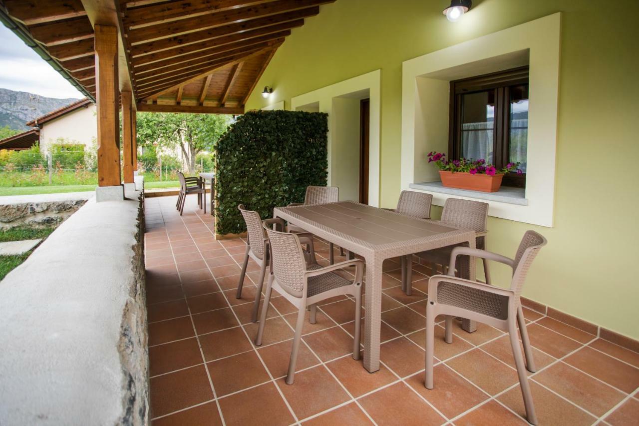 Onís El Campo Mateo Apartamentos מראה חיצוני תמונה