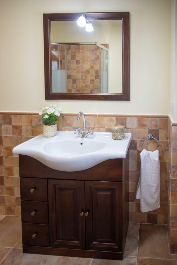 Onís El Campo Mateo Apartamentos מראה חיצוני תמונה